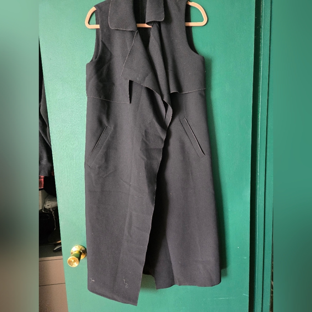 Zara Black Sleeveless Vest